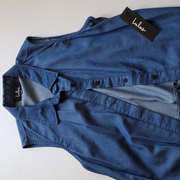 NWT Lulu's Medium Wash Chambray Sleeveless Button-Up Top Blouse - Picture 4 of 5